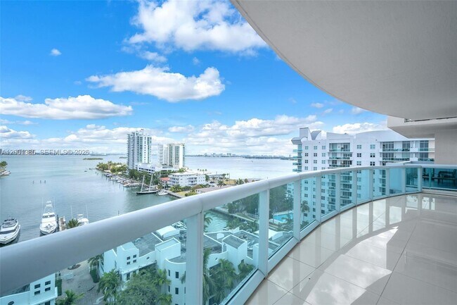 Building Photo - 7900 Harbor Island Dr