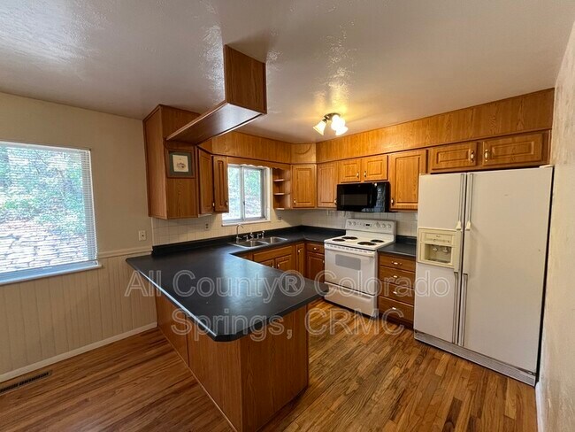 Building Photo - 15080 Deby Dr