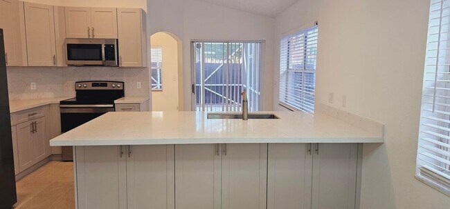 Building Photo - 10780 Cypress Lake Terrace