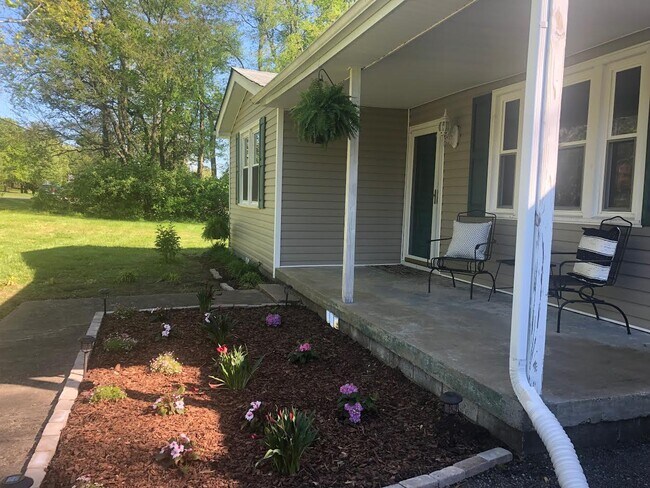 Building Photo - 601 Caldwell Dr