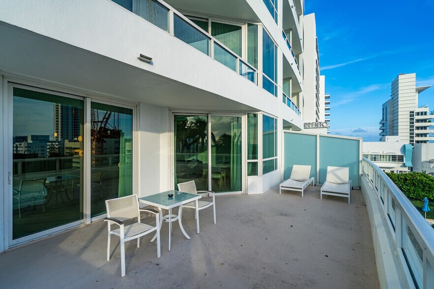Building Photo - 4401 Collins Ave