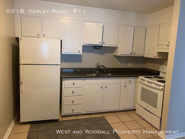 Building Photo - Great Two Bedroom, One Bathroom apartment