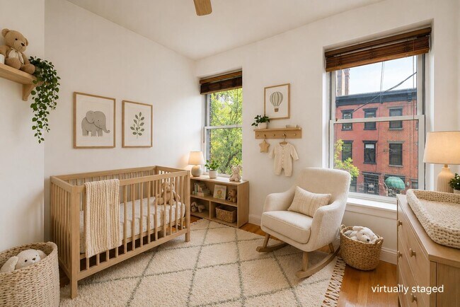 Building Photo - 912 Park Ave
