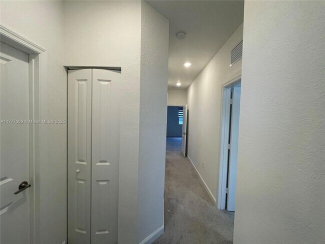 Building Photo - 28526 SW 134th Ave