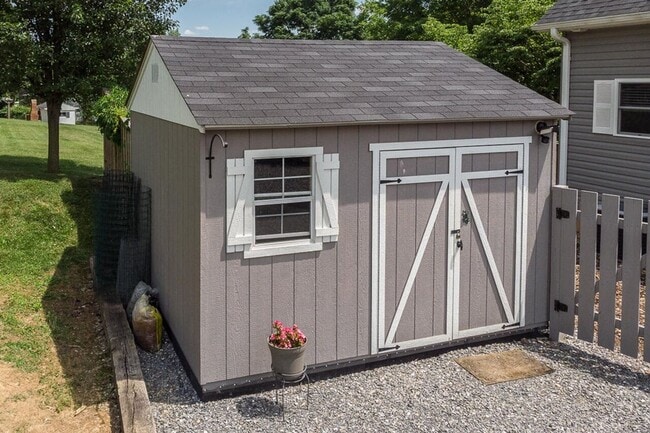 Building Photo - Single Family within walking distance to W&L, VMI and Waddell Elementary