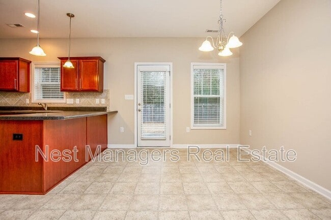Building Photo - 450 Roanoke Dr