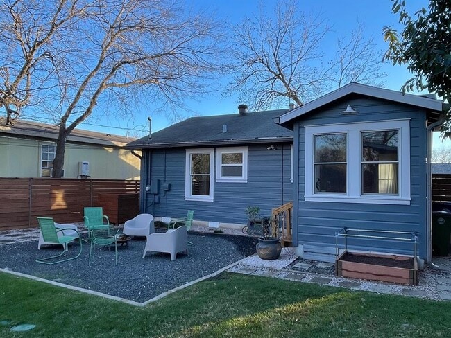 Building Photo - 304 Nelray Blvd