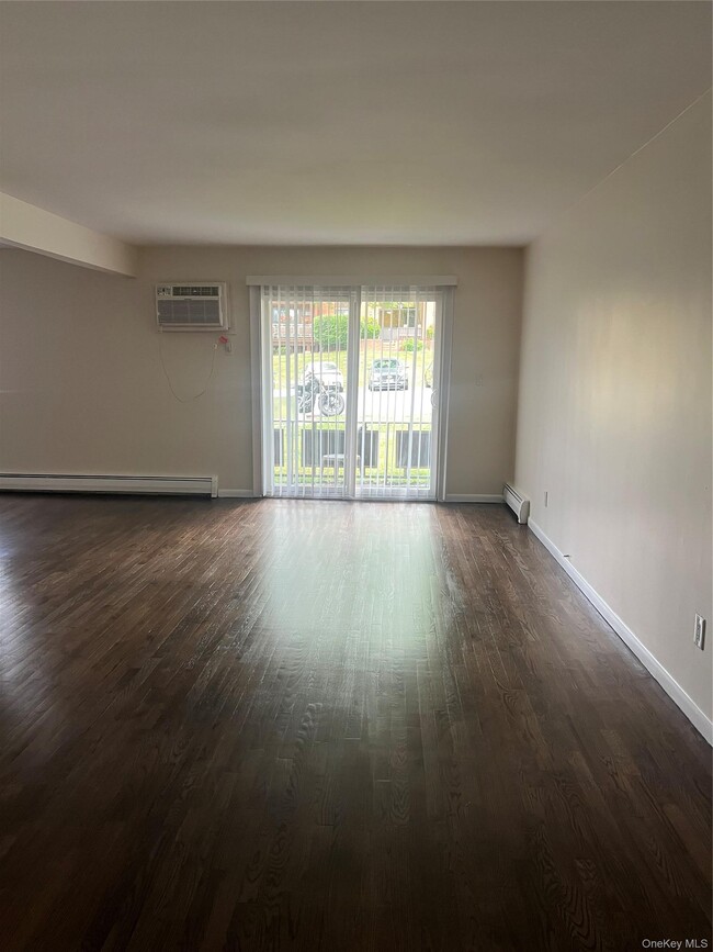 Building Photo - 10 Brevoort Dr