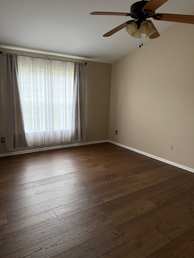 Building Photo - 481 Stoneglen St