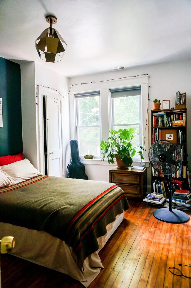 Building Photo - Fabulous 3BD/1BA/2HBA Townhome in Baltimore