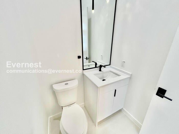 Building Photo - 426 Avenue L Ave