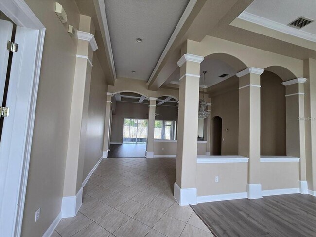 Building Photo - 13613 Larsen Ln