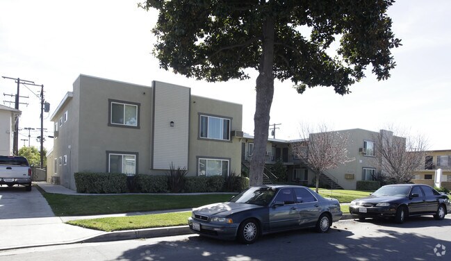 Building Photo - Porter Manor