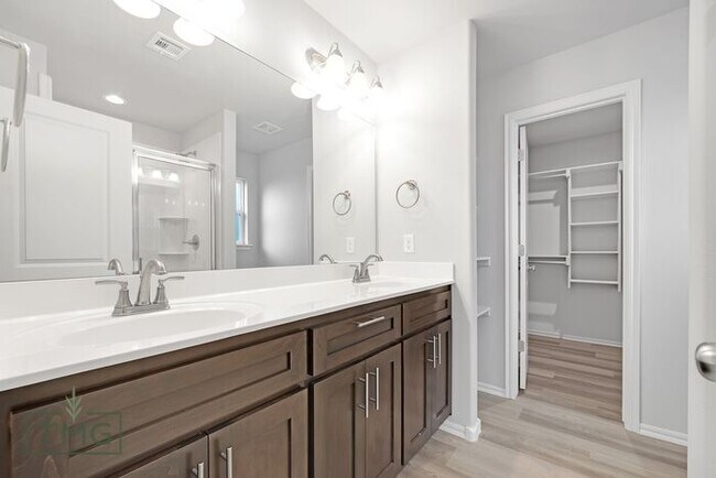 Building Photo - 3/2.5/2 Home in Historic Neighborhood | MO...