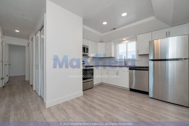 Building Photo - FREE MONTH! North Salt Lake 2 BD 1 BA - $500.00 Security Deposit OAC -Brookside Lofts Unit 01