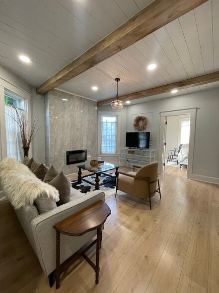 Building Photo - 502 Woodworth Ave