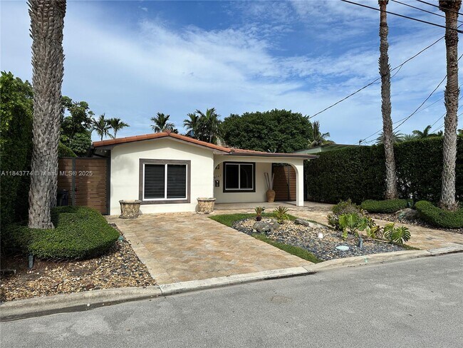 Building Photo - 9341 Dickens Ave