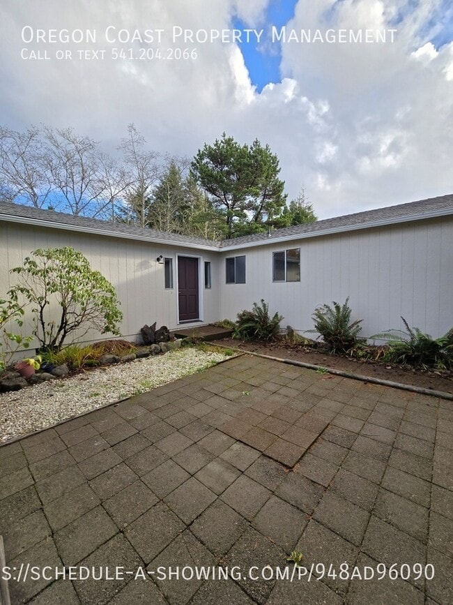 Building Photo - 765 SE Bird Ave
