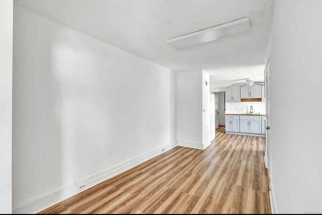 Dining area - 64 Walnut St