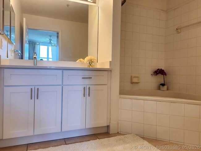 Building Photo - 2060 Greenview Shores Blvd