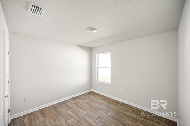 Building Photo - 18885 Markle Dr