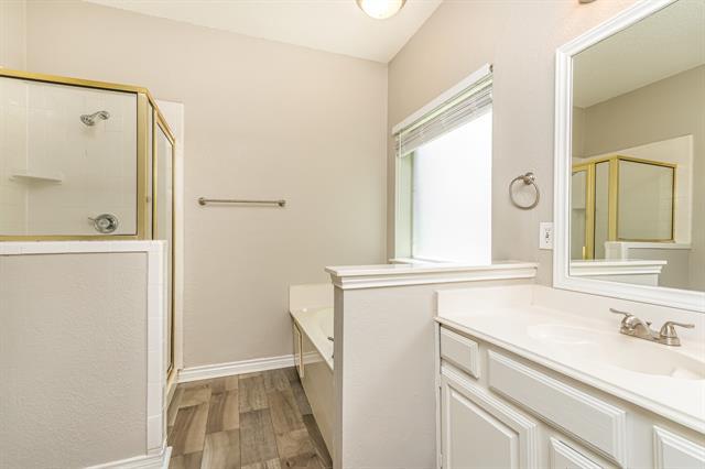 Building Photo - 7006 Cottonwood Cir