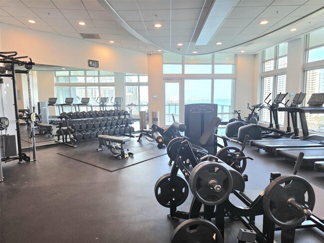 Building Photo - 300 S Biscayne Blvd