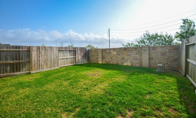 Building Photo - 5203 Pr Ter Ln