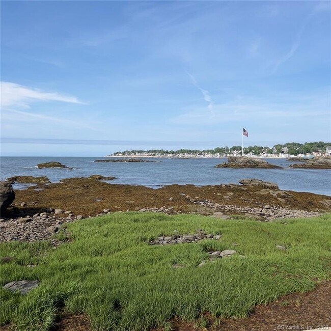 Building Photo - 157 Kings Hwy