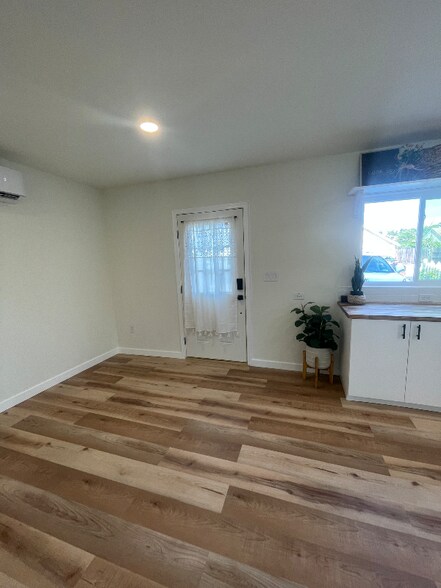 Building Photo - 942 Ruby Dr
