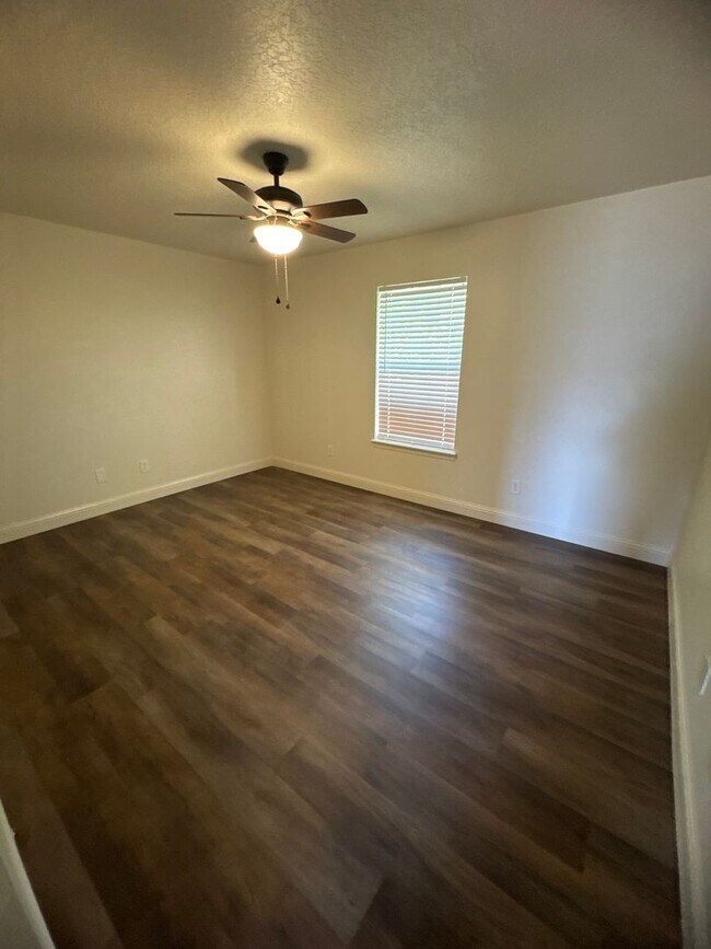 Building Photo - LIVE IN LUXURY Beautiful 4-bedroom, 2-bath Home