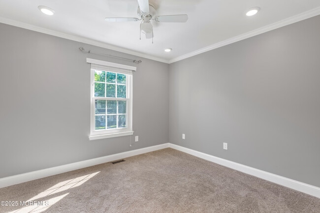 Building Photo - 15 Faxon Dr