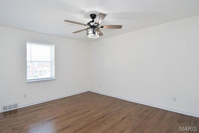 Building Photo - 306 Bright Meadows Dr