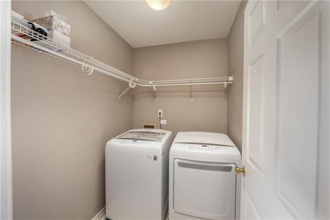 Building Photo - 3925 Barberry Ct
