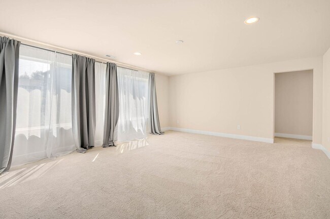 Building Photo - Rare Find – Luxury 6-Bedroom Home with Two...