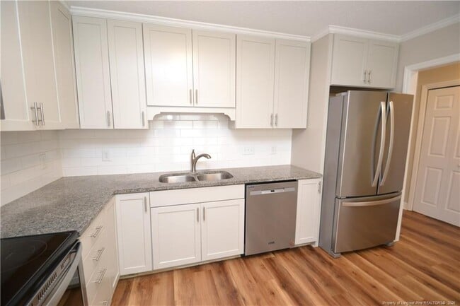 Building Photo - 110 Riverwalk Cir