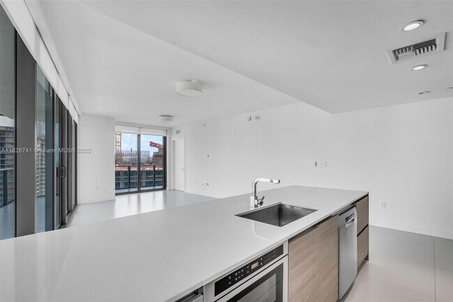 Building Photo - 1300 S Miami Ave