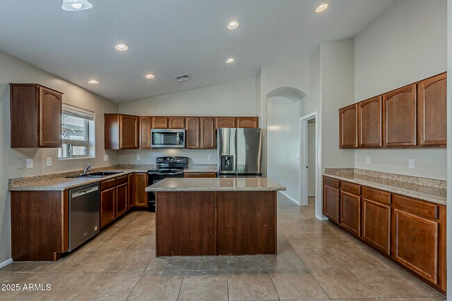 Building Photo - 7358 N 72nd Ave