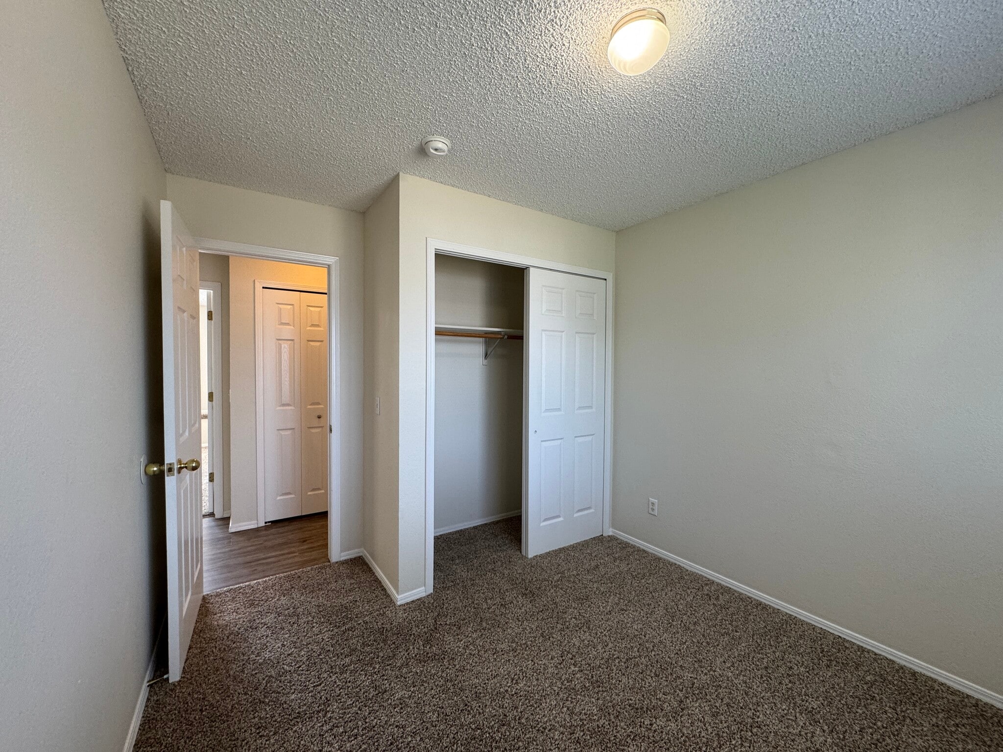 Building Photo - 879 Barn Owl Dr