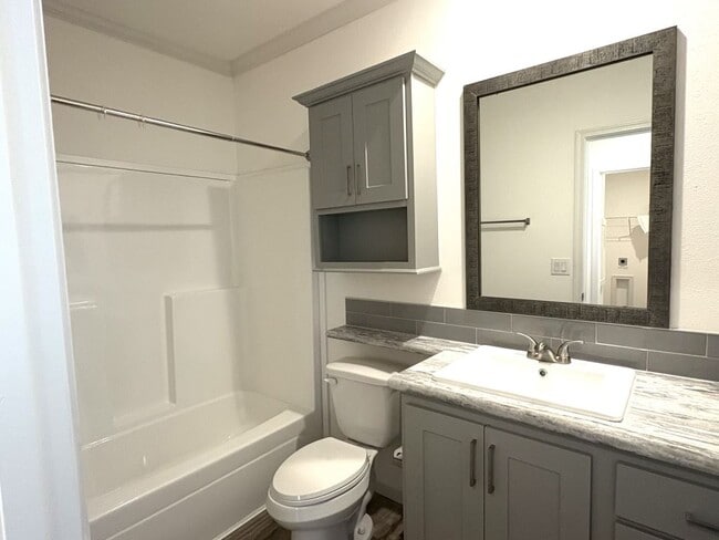 Building Photo - 34651 Robins Song Rd