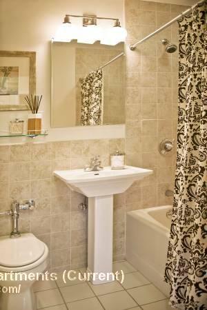 Building Photo - 11 Camelot Ct