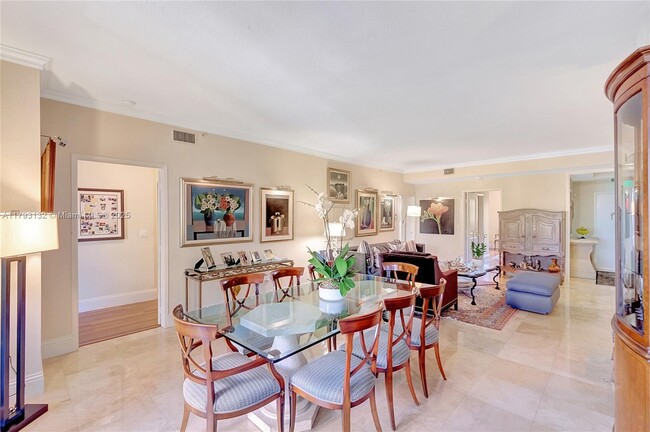 Building Photo - 731 Crandon Blvd