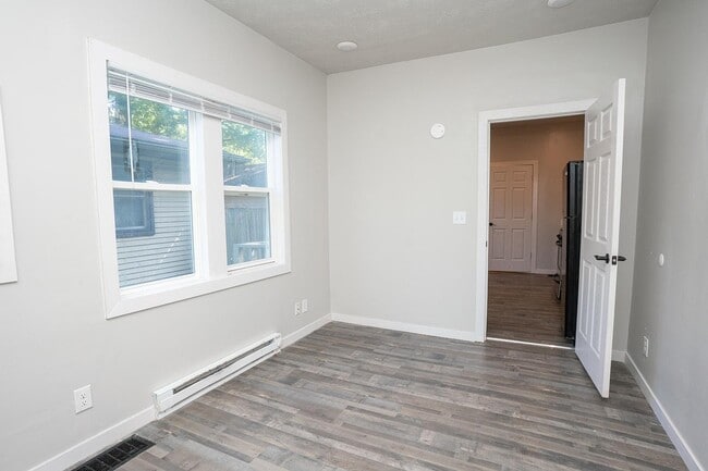 Building Photo - 840 S Ironwood Dr