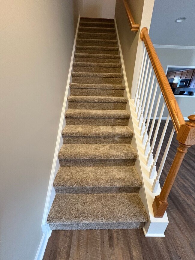 Building Photo - Cute 2 Bedroom Townhouse Near Furman and Cherrydale!! Ready for Immediate Move In!!!!