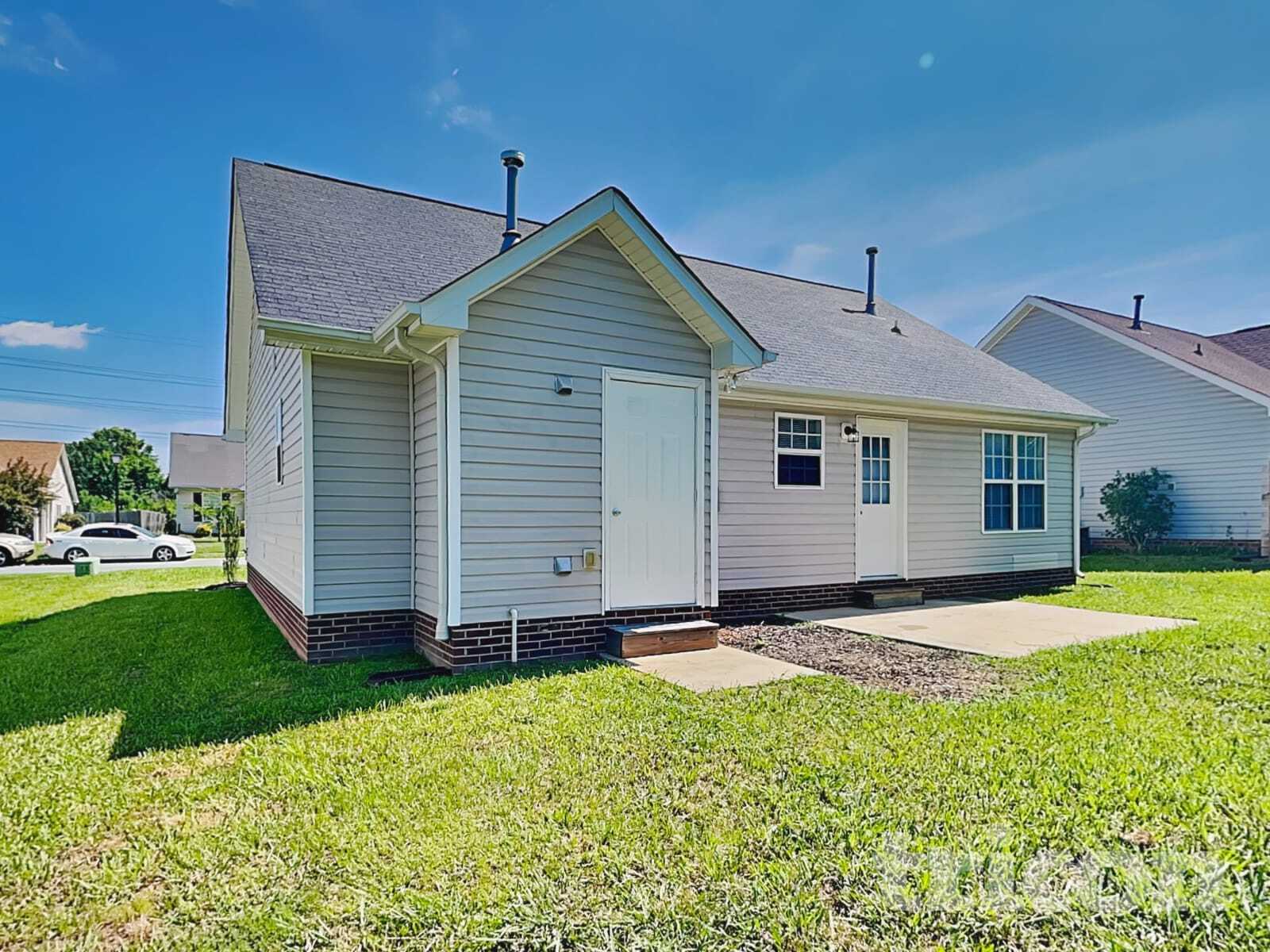 Building Photo - 310 Dexter Pl