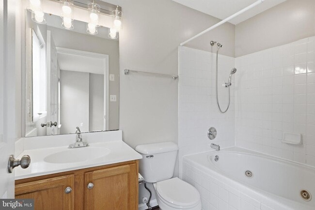 Building Photo - 986 Harrison Cir