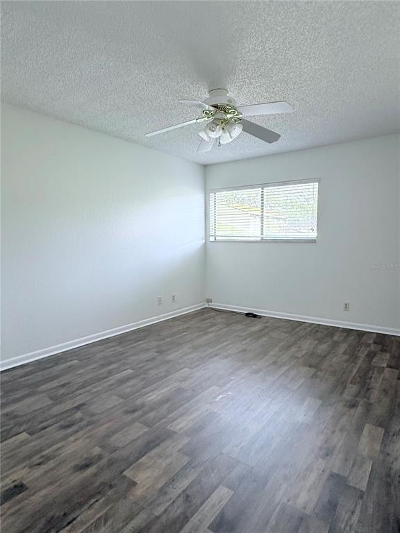 Building Photo - 8608 Lake Isle Dr