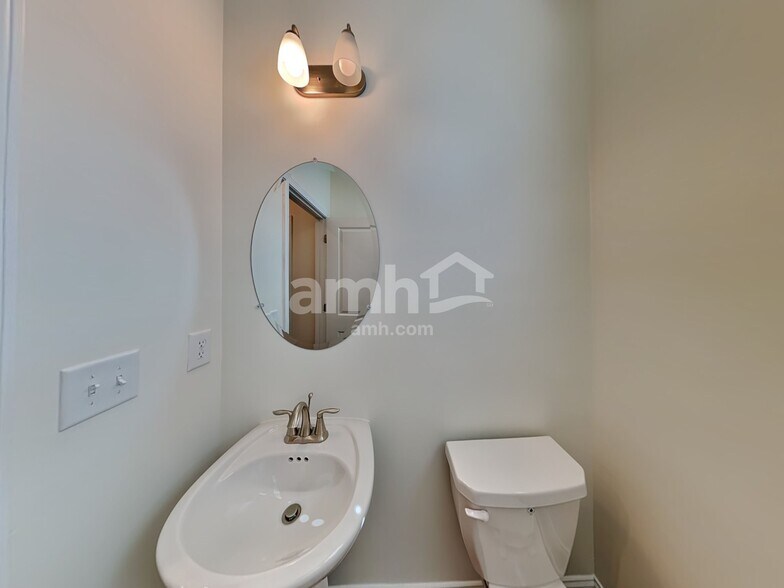 Building Photo - 5115 Hudson Vly Dr