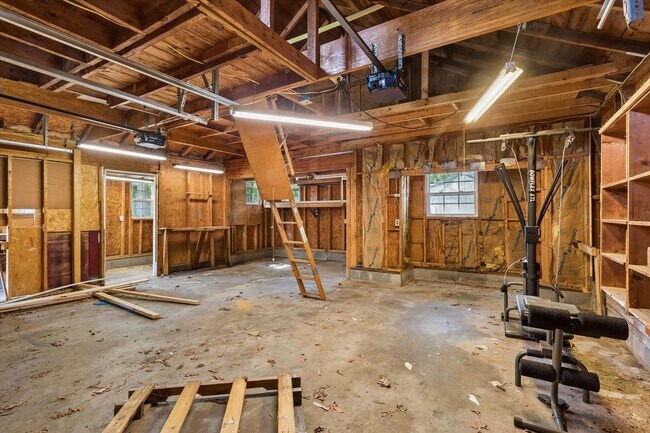 Building Photo - 144 Nelson Dr