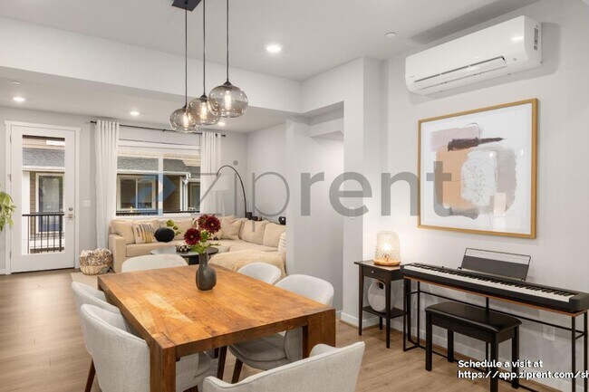 Building Photo - 12124 NE 194th Ct